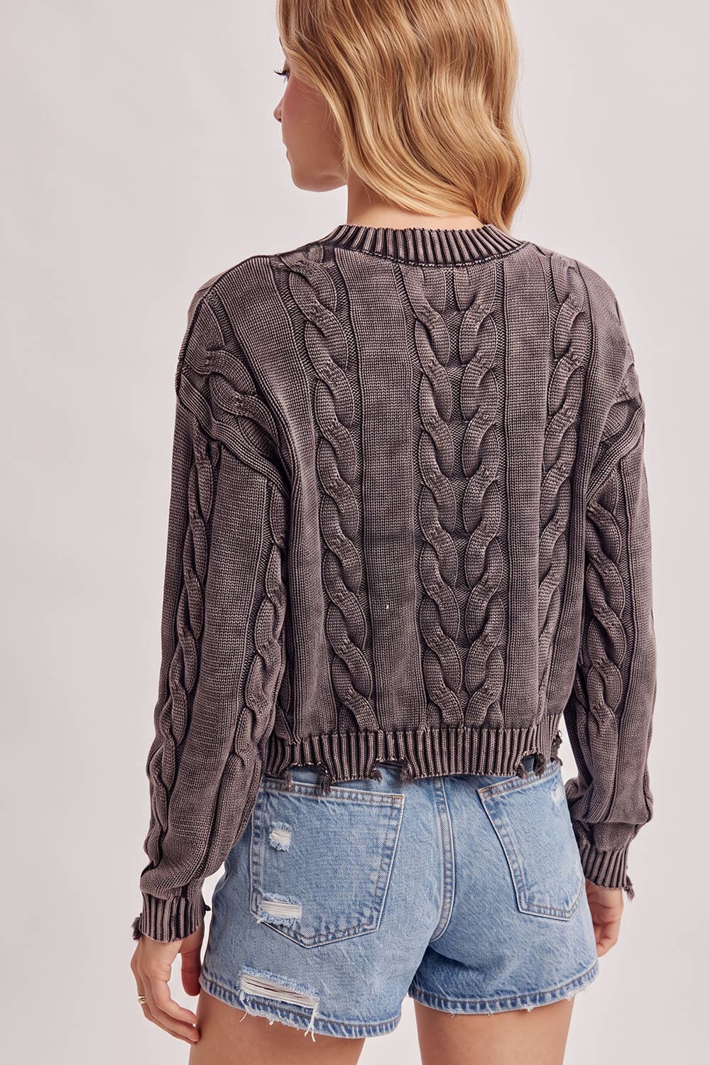 S-V-NECK CROPPED CHUNKY CABLE KNIT WASHED SWEATER