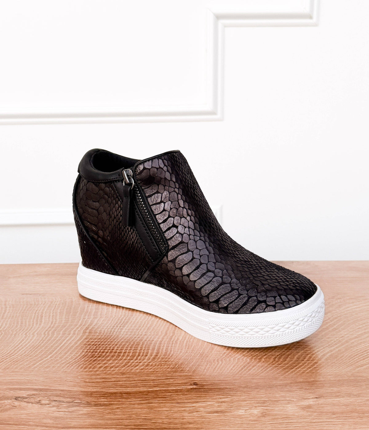 Naughty Monkey - Timmibelle Wedge Sneaker in Black: 7.5
