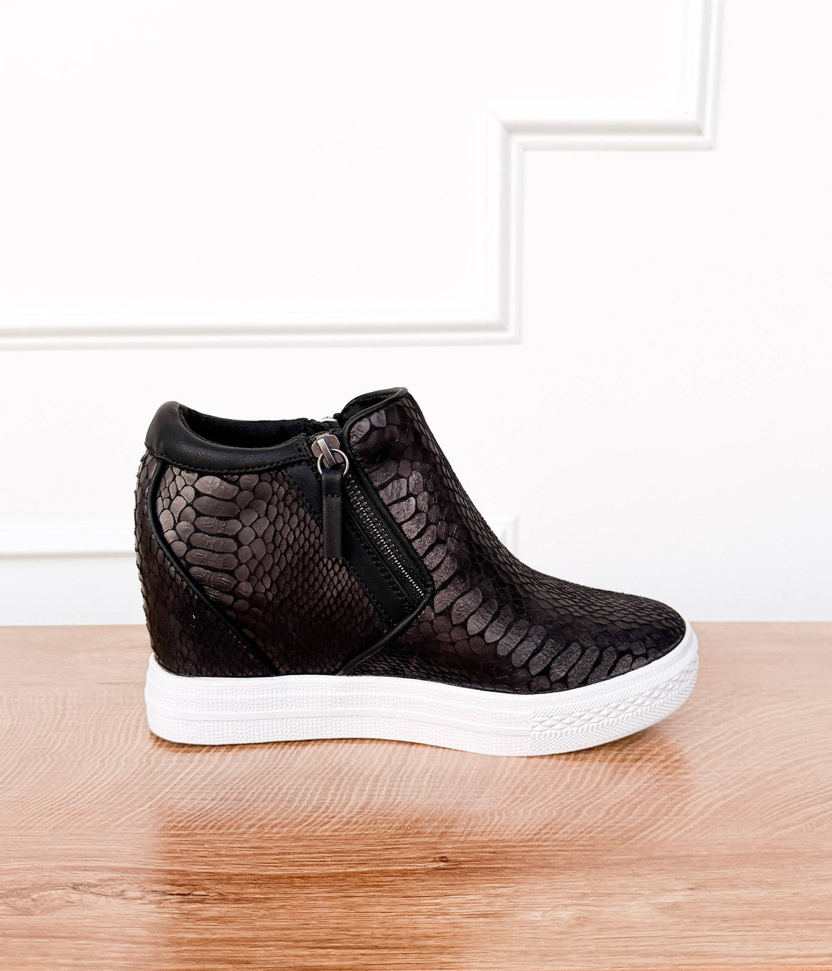 Naughty Monkey - Timmibelle Wedge Sneaker in Black: 7.5