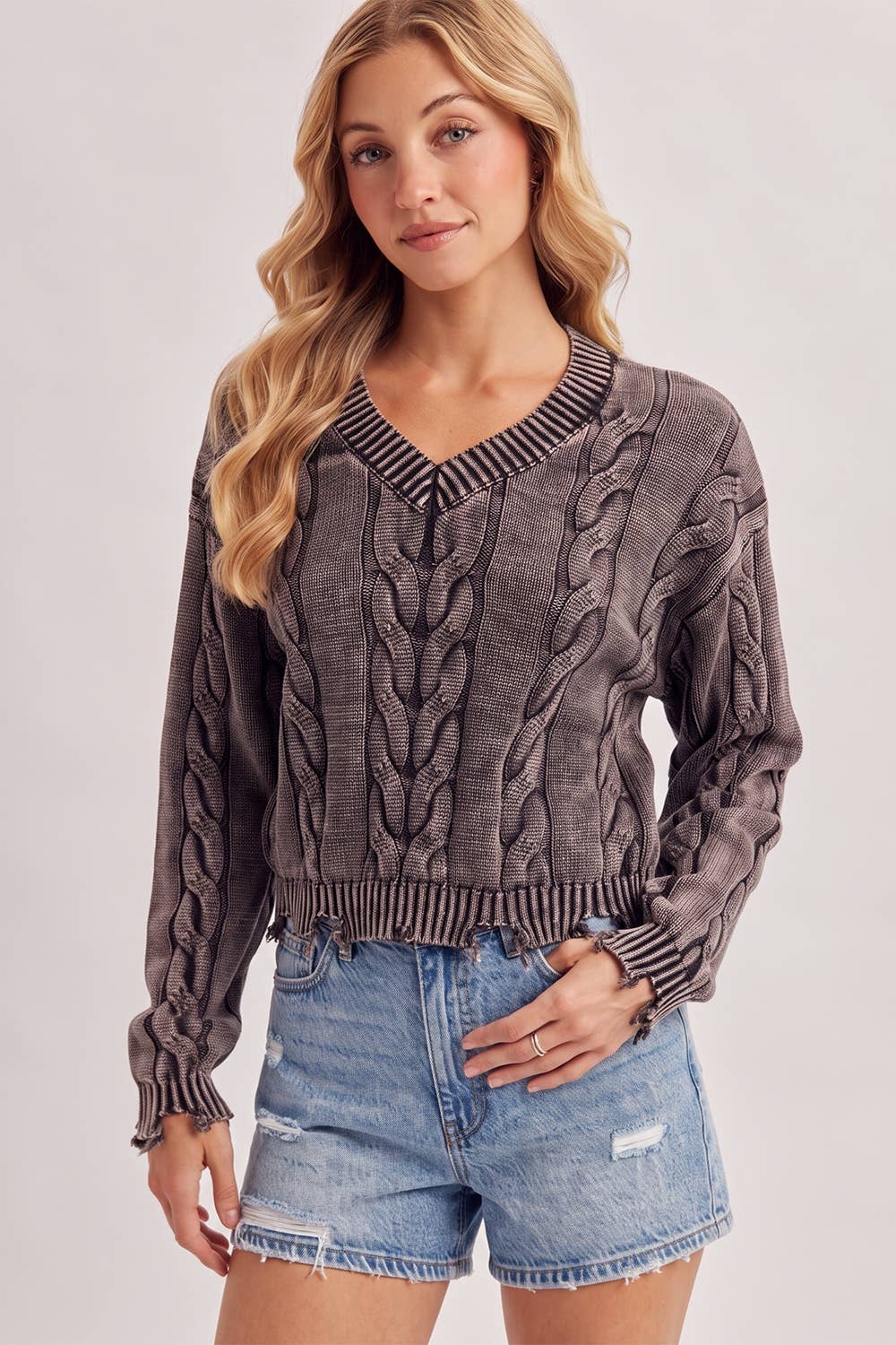 S-V-NECK CROPPED CHUNKY CABLE KNIT WASHED SWEATER
