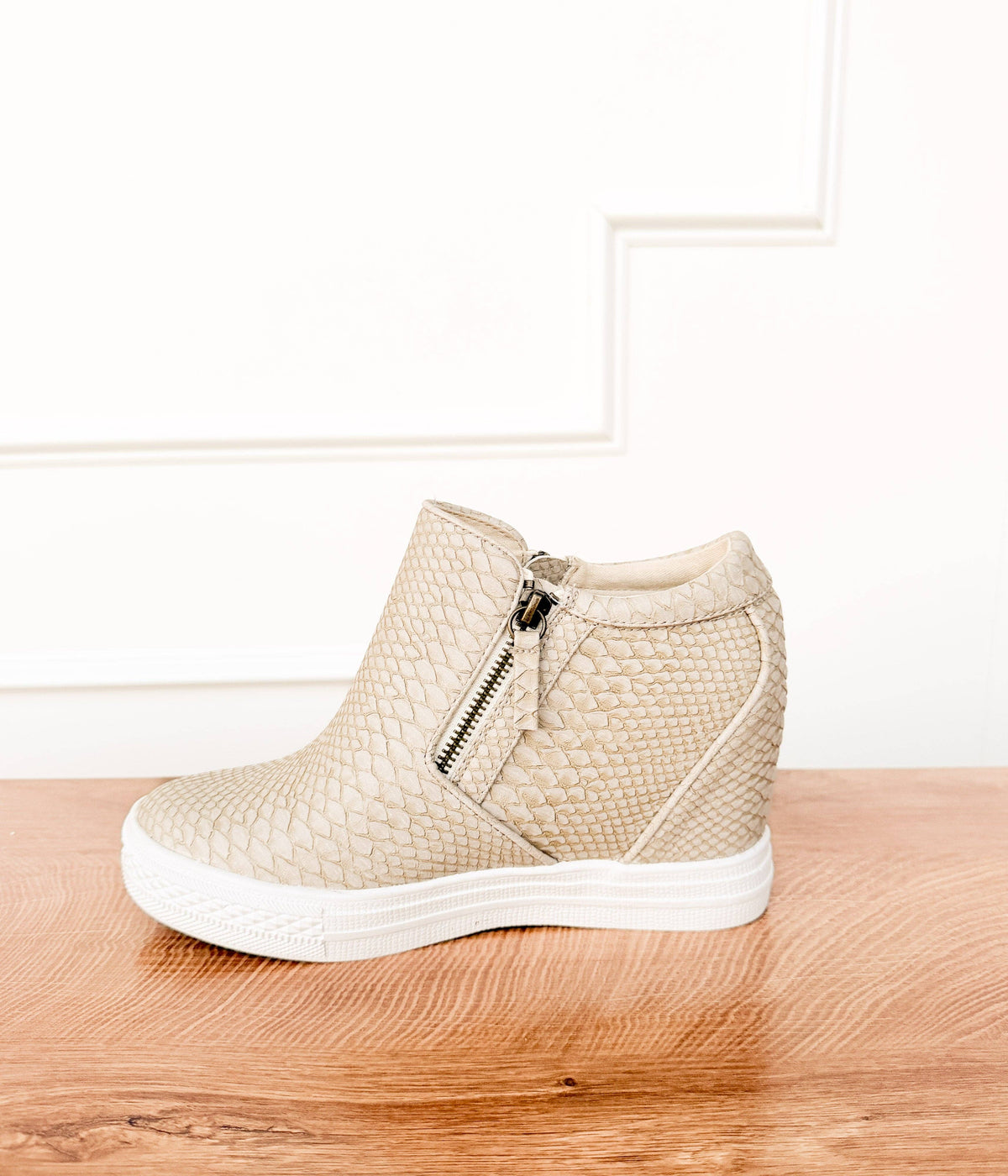 Naughty Monkey - Timmibelle Wedge Sneaker in Cream: 8.5