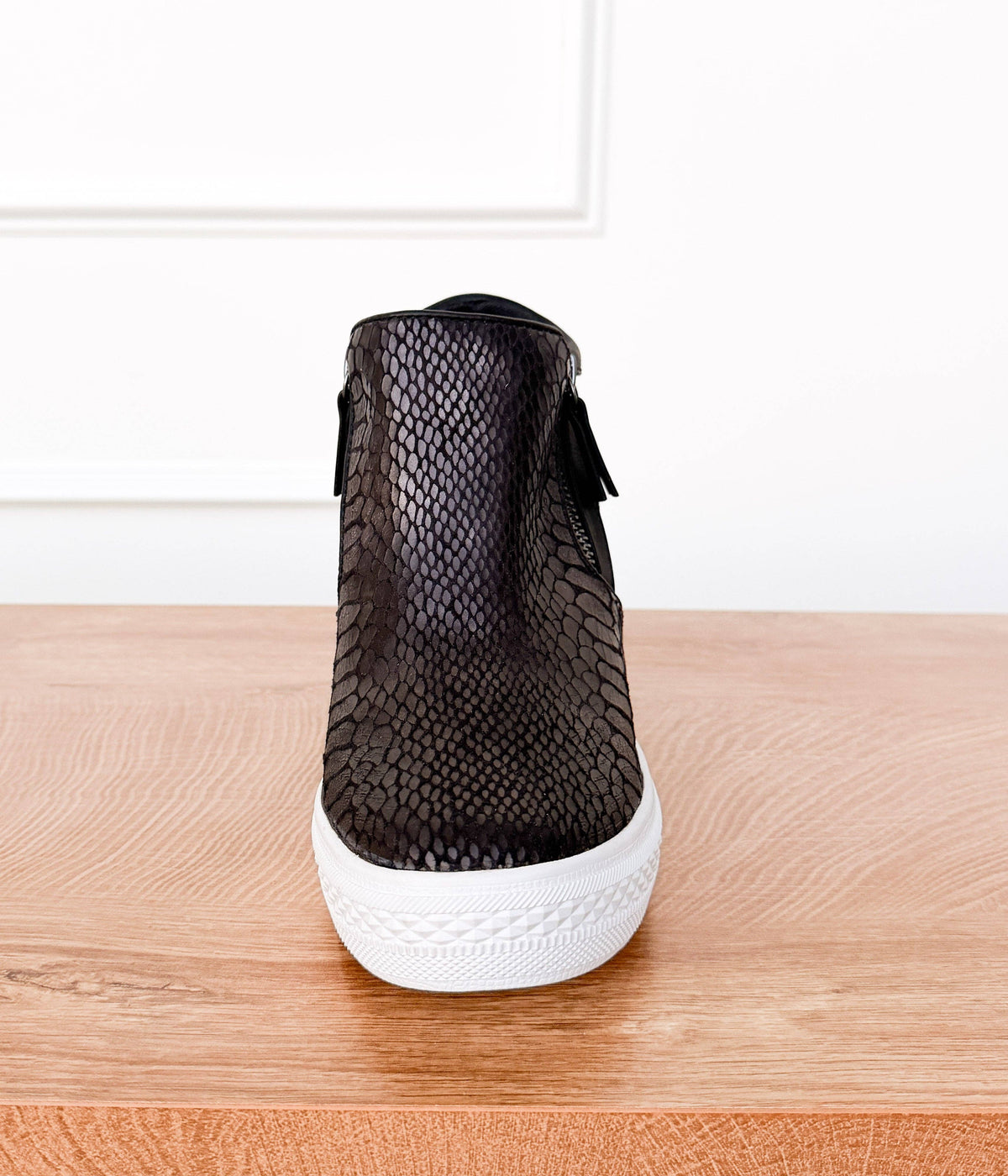 Naughty Monkey - Timmibelle Wedge Sneaker in Black: 10.0